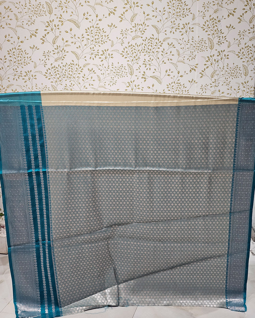 Tissue Kanjivaram Saree  Lotus Jaal with Checked Skirt Border & Brocade Pallu
