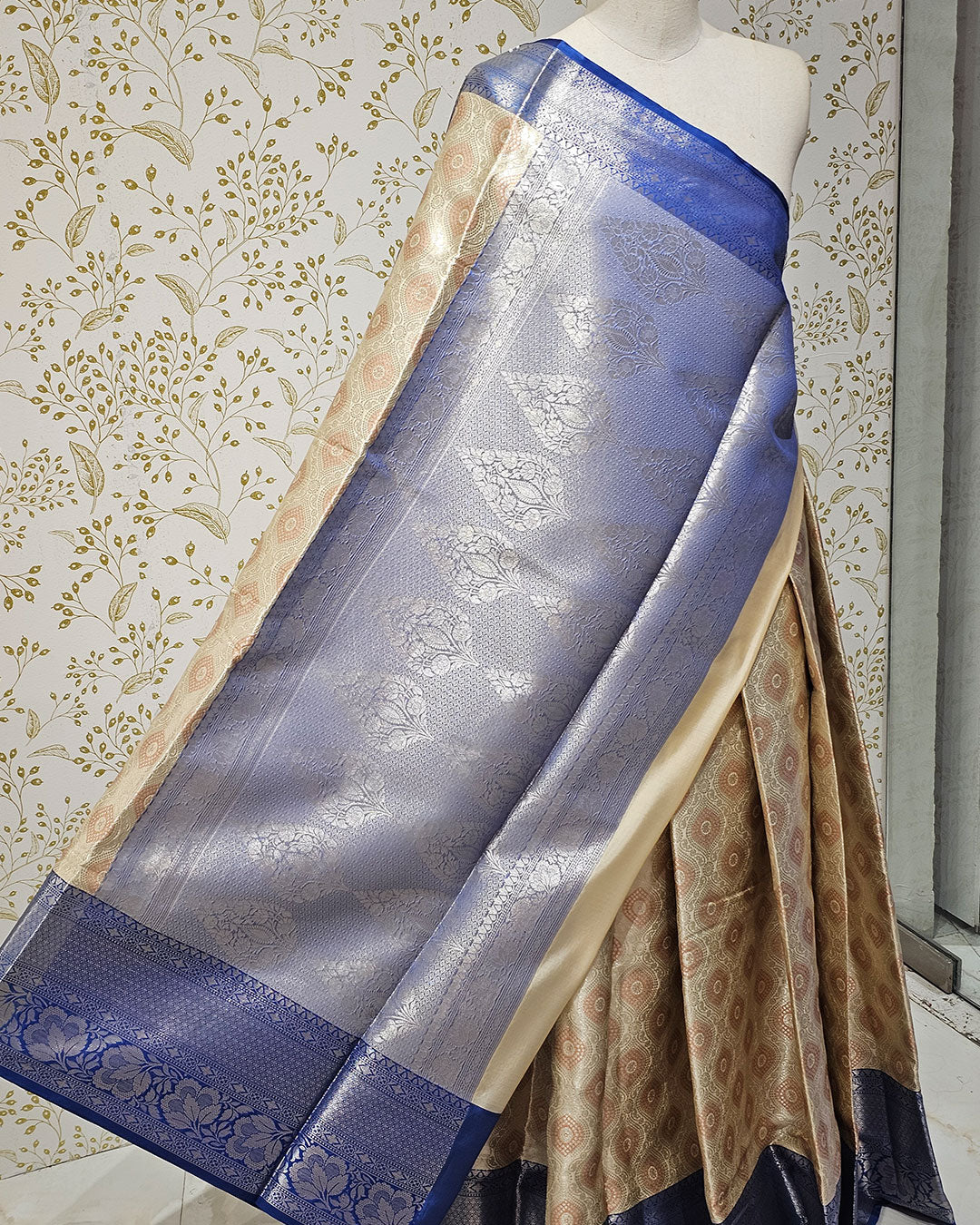 Tissue Kanjivaram Saree  Meenakari Butti Design with Skirt Border & Brocade Pallu