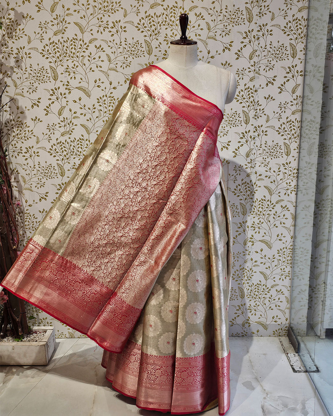Tissue Kanjivaram Saree Chakra Butti Design with Skirt Border & Zari Brocade Pallu