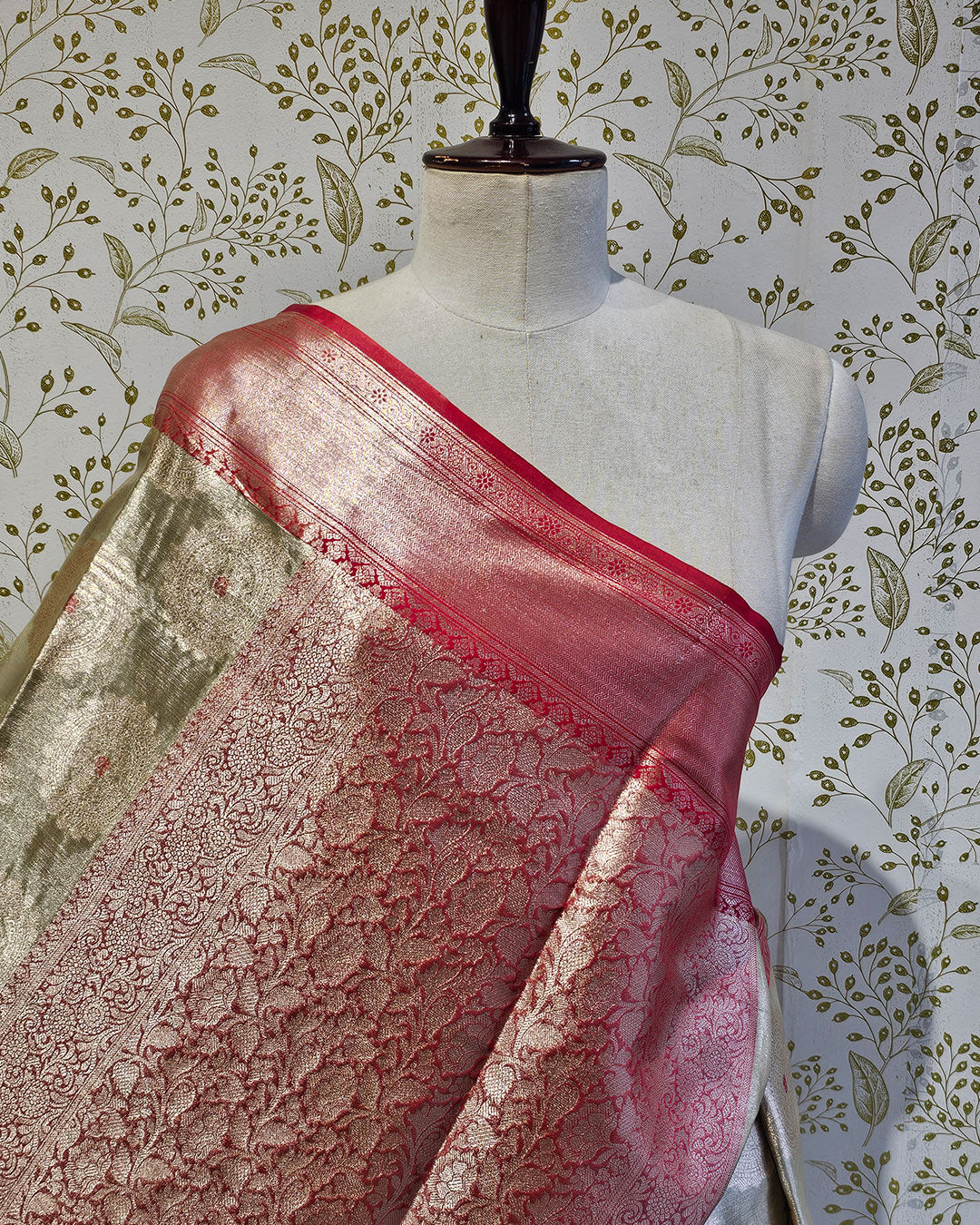 Tissue Kanjivaram Saree Chakra Butti Design with Skirt Border & Zari Brocade Pallu