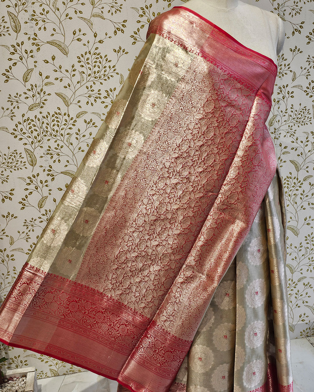 Tissue Kanjivaram Saree Chakra Butti Design with Skirt Border & Zari Brocade Pallu