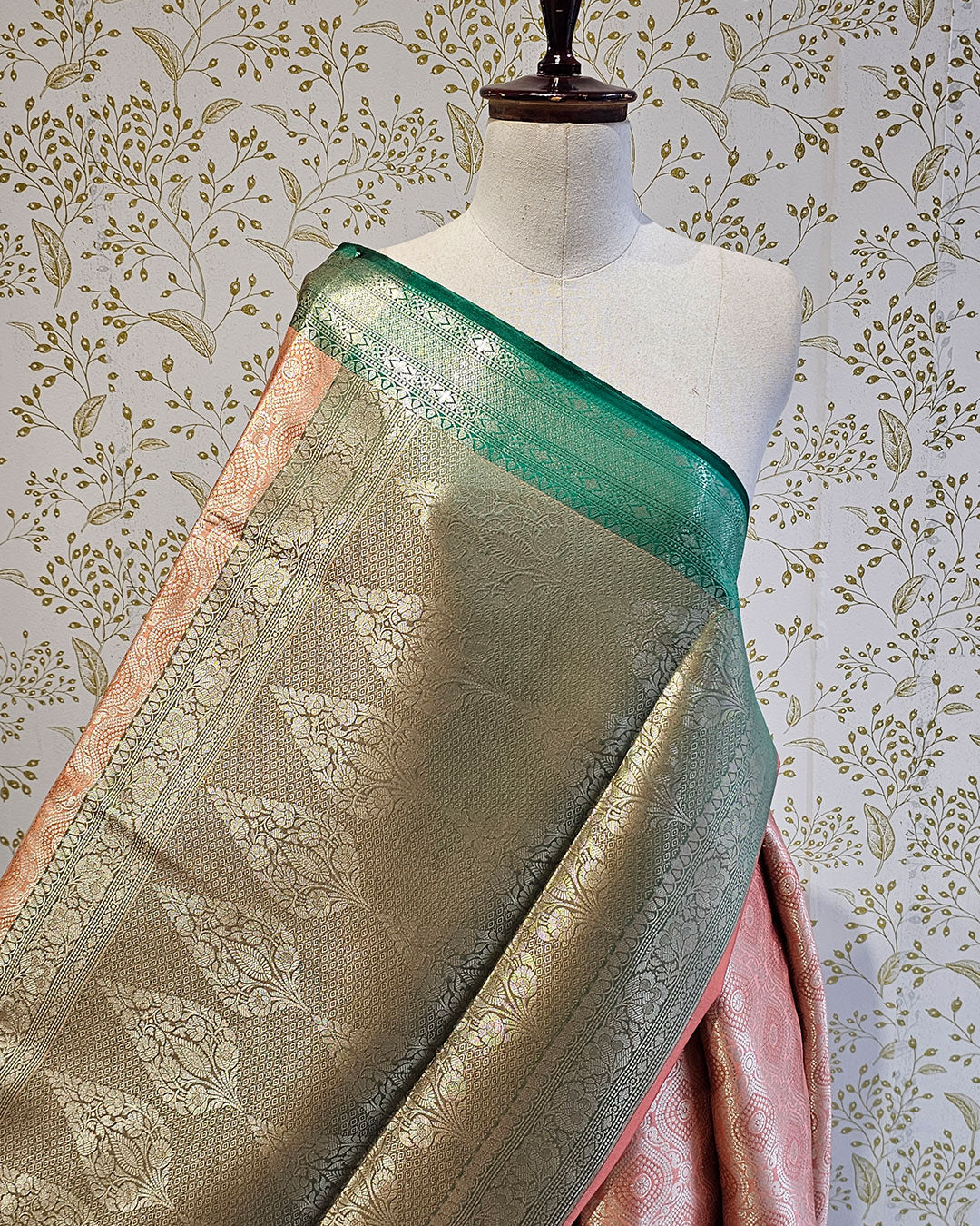 Tissue Kanjivaram Saree  Meenakari Butti Design with Skirt Border & Brocade Pallu