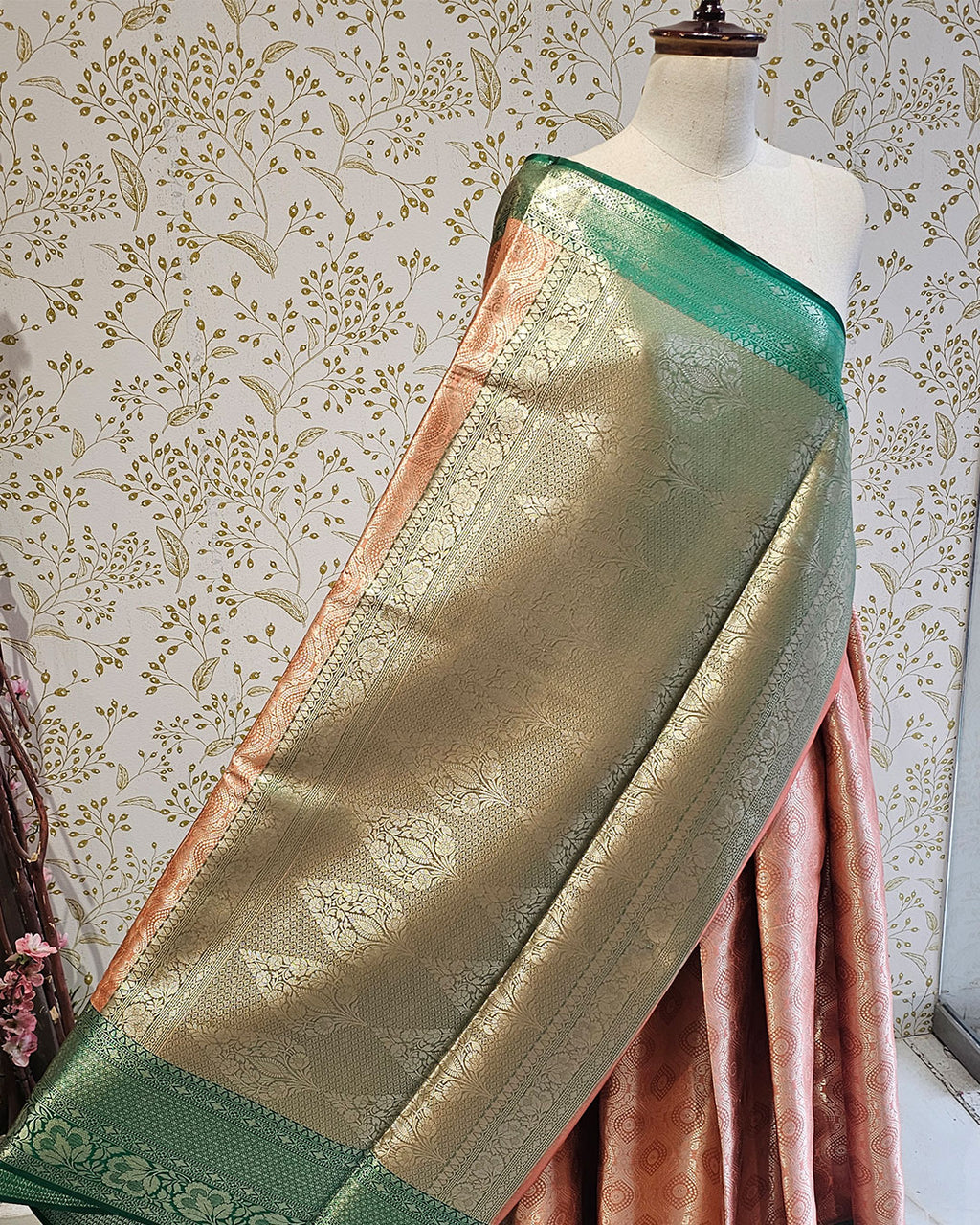 Tissue Kanjivaram Saree  Meenakari Butti Design with Skirt Border & Brocade Pallu