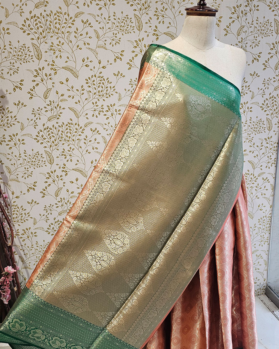 Tissue Kanjivaram Saree  Meenakari Butti Design with Skirt Border & Brocade Pallu