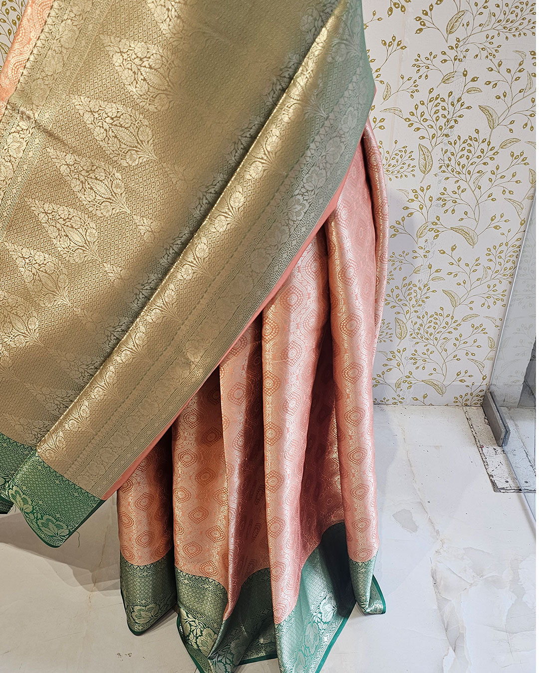 Tissue Kanjivaram Saree  Meenakari Butti Design with Skirt Border & Brocade Pallu