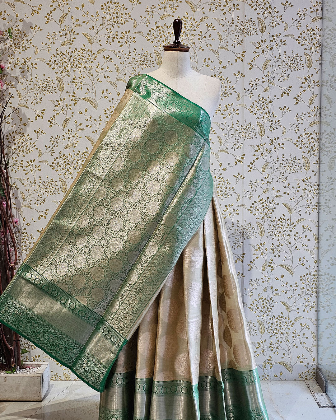 Tissue Kanjivaram Saree Tree Butti Motifs with Designer Border & Zari Brocade Pallu