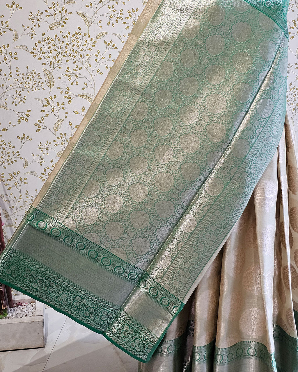Tissue Kanjivaram Saree Tree Butti Motifs with Designer Border & Zari Brocade Pallu