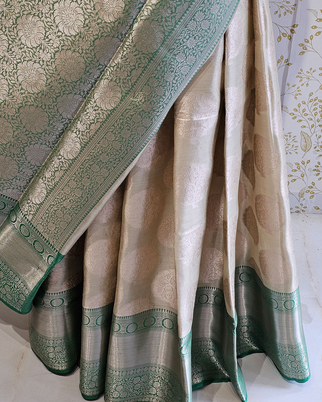 Tissue Kanjivaram Saree Tree Butti Motifs with Designer Border & Zari Brocade Pallu