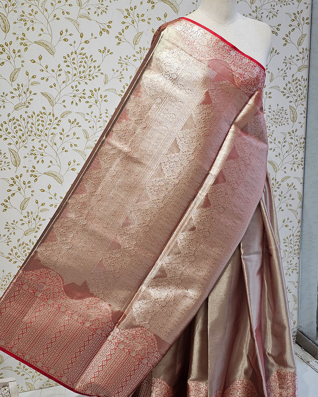 Tissue Kanjivaram Saree  Plain Tissue with Turning Border & Zari Brocade Pallu