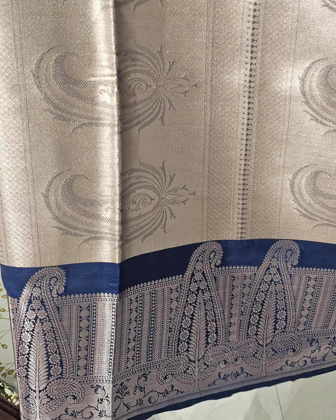 Tissue Kanjivaram Saree  Paisley Butti Border & Brocade Designer Pallu