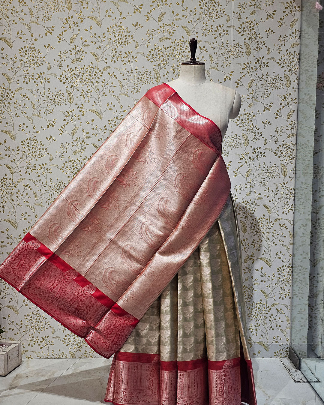 Tissue Kanjivaram Saree  Paisley Butti Border & Brocade Designer Pallu