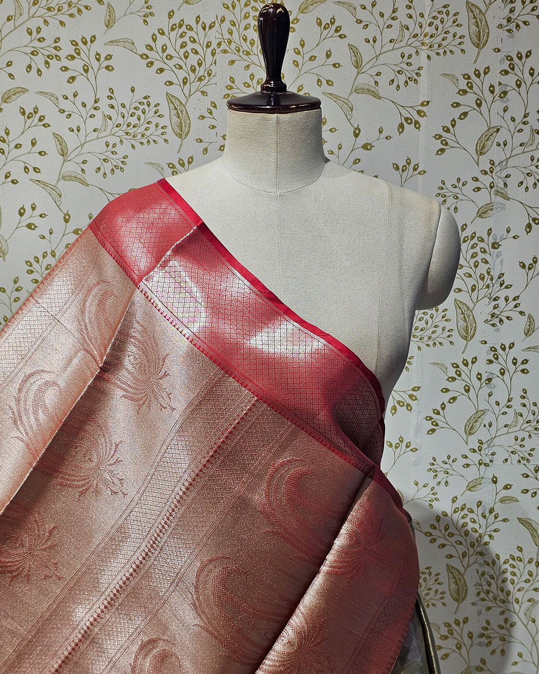 Tissue Kanjivaram Saree  Paisley Butti Border & Brocade Designer Pallu