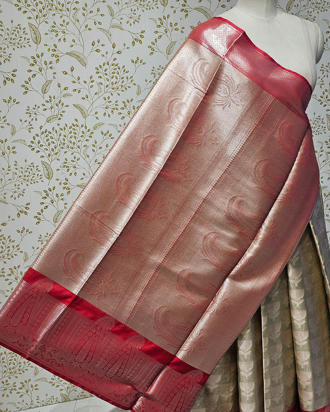 Tissue Kanjivaram Saree  Paisley Butti Border & Brocade Designer Pallu